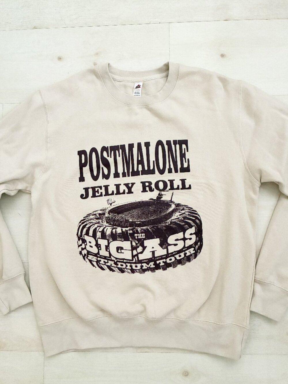 Post Malone 2025 The Big Ass Stadium Tour Graphic Sweatshirt Beige Size M